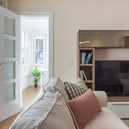 Ah Full&roomy Auditorio De Vut6502as * Οβιέδο