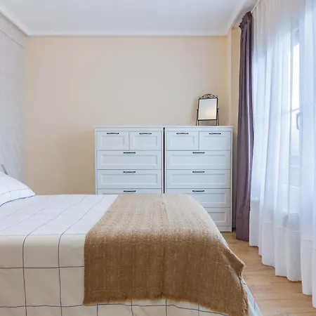 Ah Full&roomy Auditorio De Vut6502as *