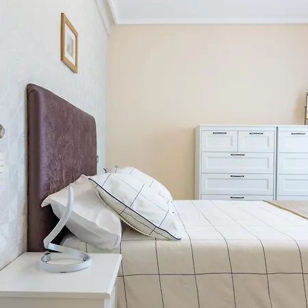 Ah Full&roomy Auditorio De Vut6502as