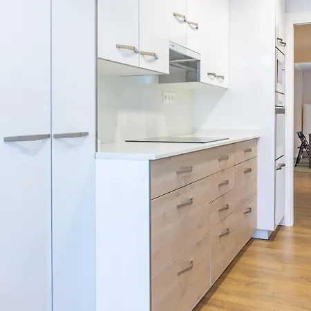 Ah Full&roomy Auditorio De Vut6502as *